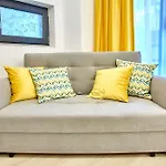 Golden Apartment *