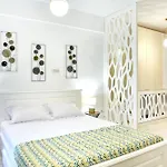 Golden Apartment Navodari